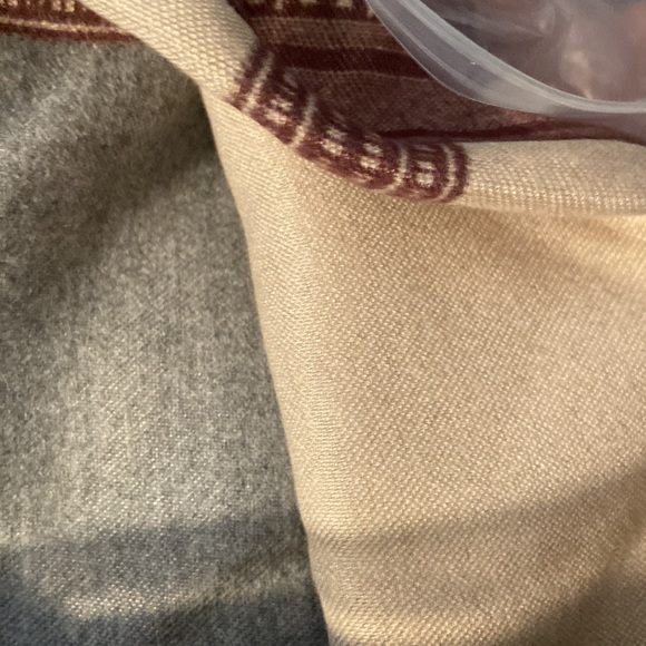 Jacquard Scarf ~ Absolutely gorgeous ~ Get your Scarf on! - Picture 4 of 8